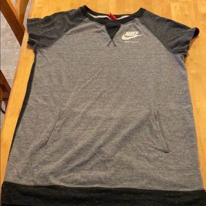 A Nike’s shirt unisex
